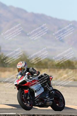 media/Dec-01-2025-Moto Forza (Mon) [[2daa91e15f]]/3-Beginner Group/Session 3 (Turn 3)/